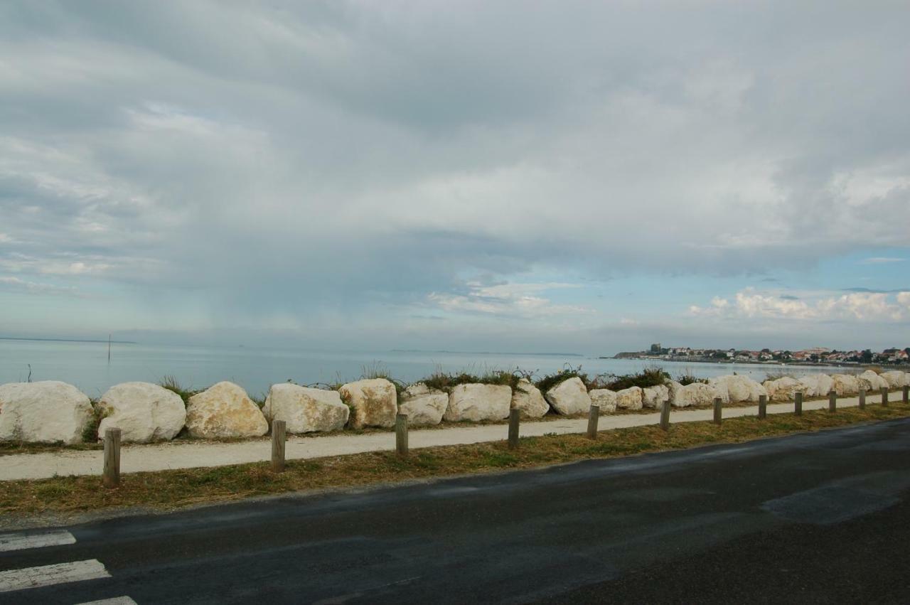 La Salamandre Fouras Bagian luar foto